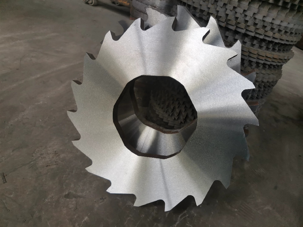 ⚡️ Single-Shaft vs. Double-Shaft Shredders: Which One Do You Actually Need? ⚡️